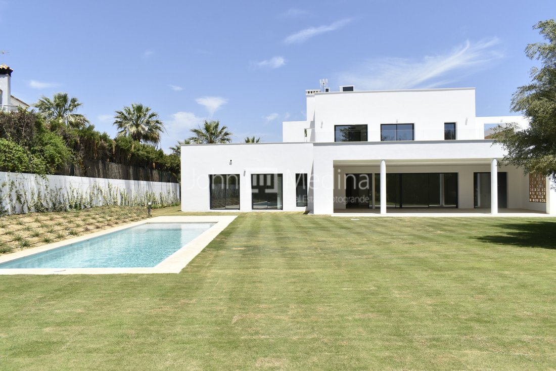 Villa in Sotogrande, San Roque, Andalusia 1 - 17443378