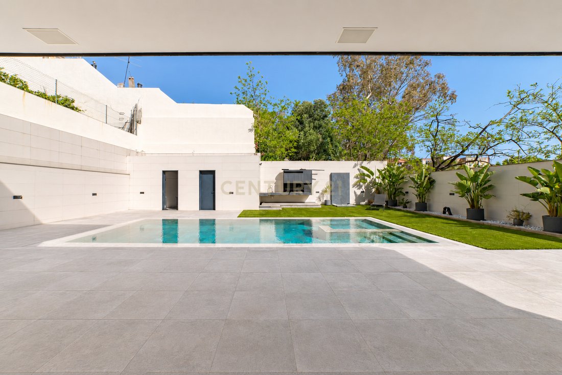 Villa in Santa Coloma de Gramenet, Catalonia, Spain 5 - 18009634