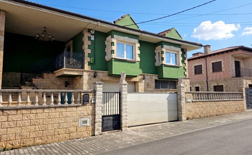 Haus in Aguilar de Campoo, Kastilien und León, Spanien 1