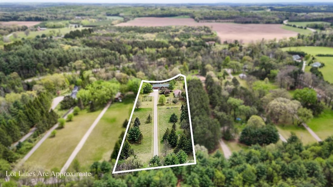 House in Waupaca, Wisconsin, United States 2 - 18007845