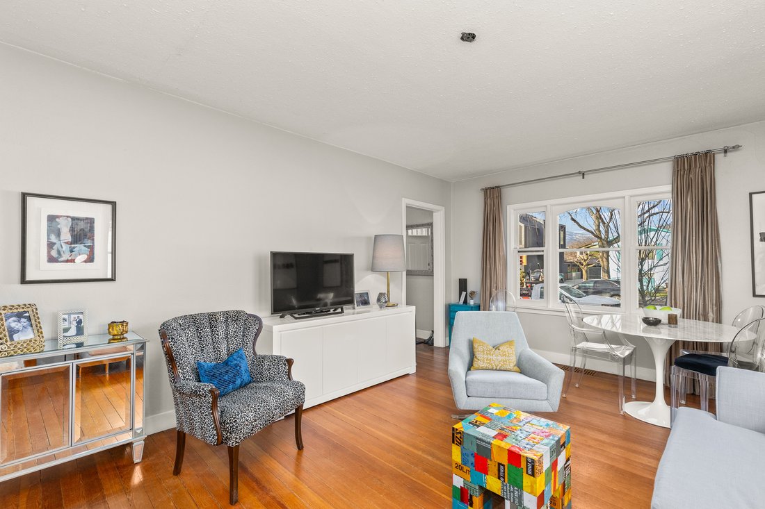 House in Kelowna, British Columbia, Canada 5 - 18010263