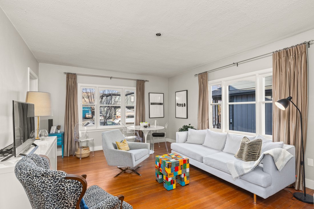 House in Kelowna, British Columbia, Canada 4 - 18010263