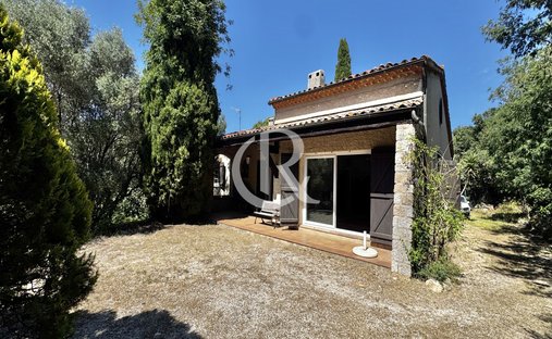 Villa in Hyeres, Provence-Alpes-Côte d'Azur, France 1
