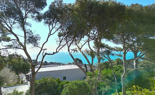 Villa in Mont Saint Clair-Hôtel de Ville, Sète, France 1