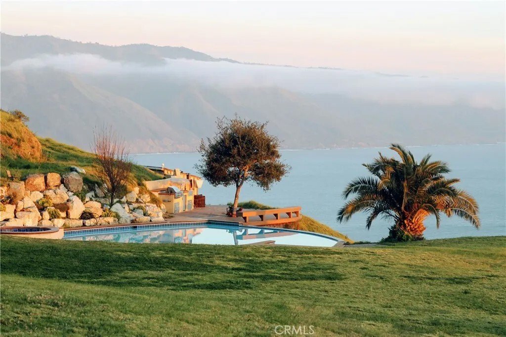 Big Sur, California, United States 1 - 16521496