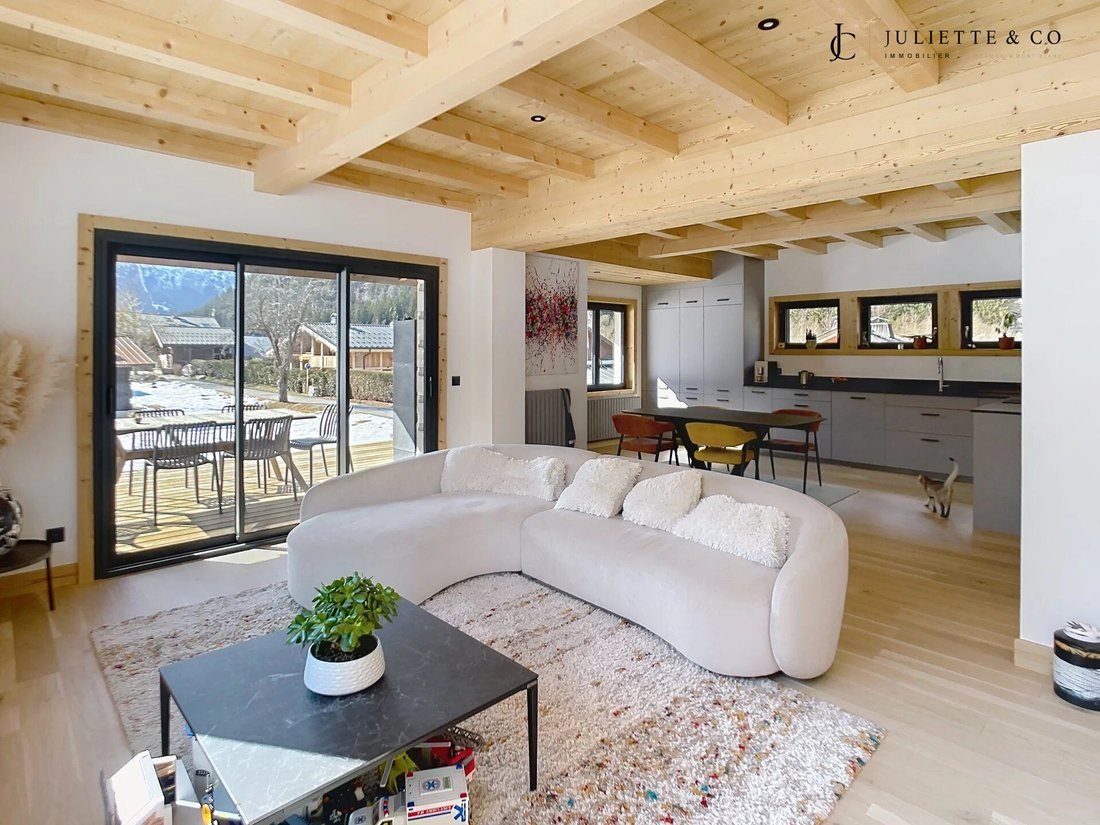 Chalet in Chamonix-Mont-Blanc, Auvergne-Rhône-Alpes, France 3 - 18012293