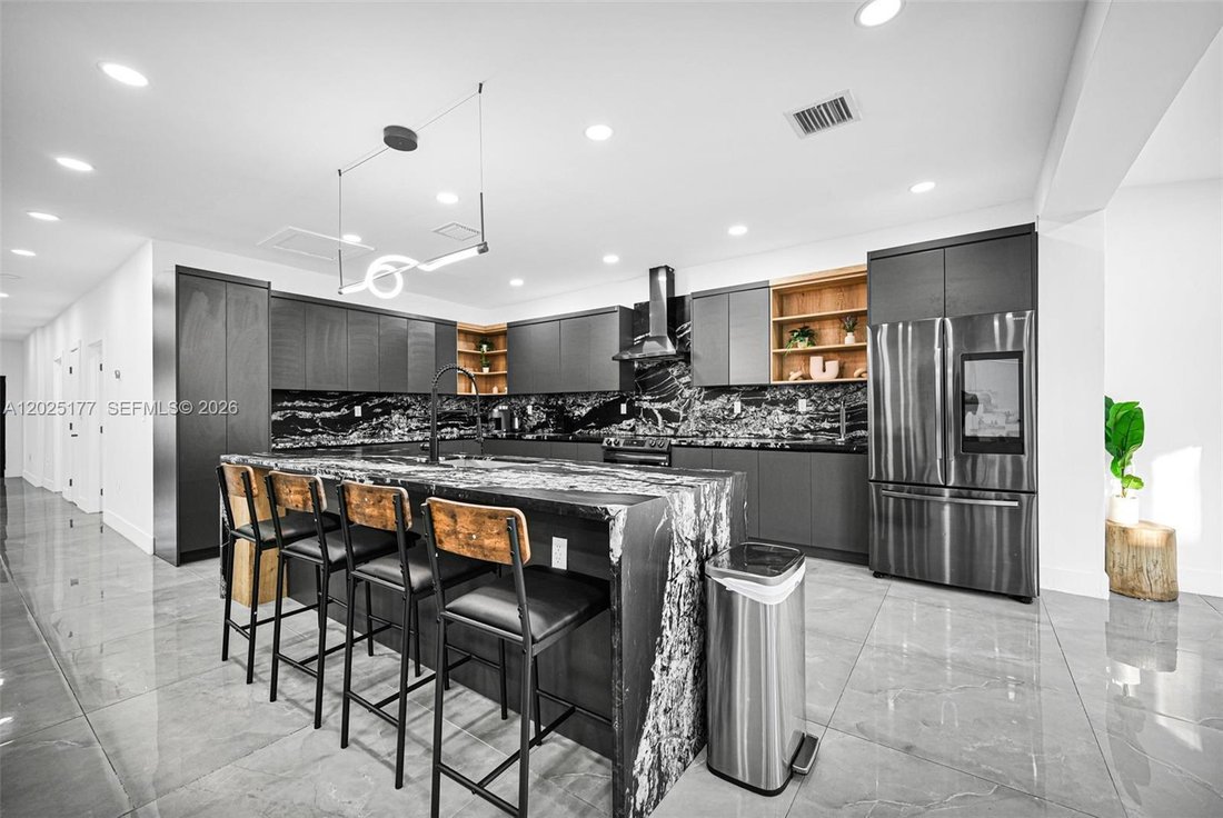 House in Miami, Florida, United States 3 - 18008036