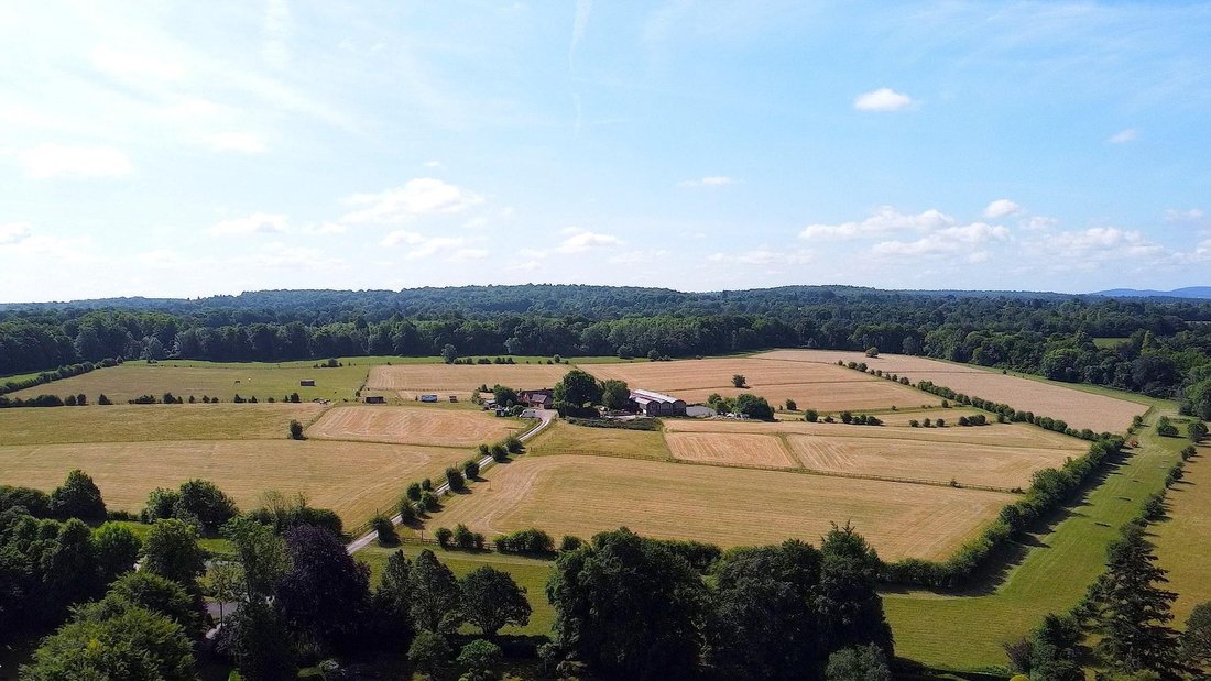House in Surrey, England 2 - 18007792