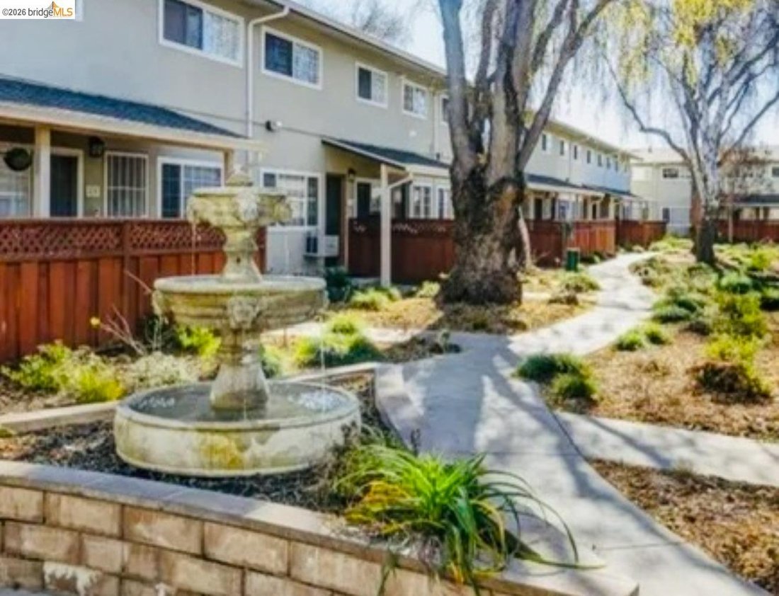 Townhouse in San Leandro, California, United States 5 - 18010272