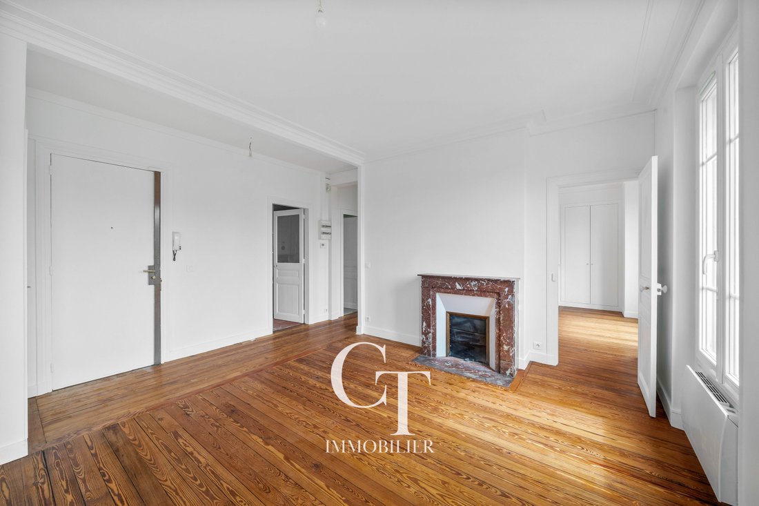 Apartment in Domaine National du Château, Versailles, France 2 - 18009465