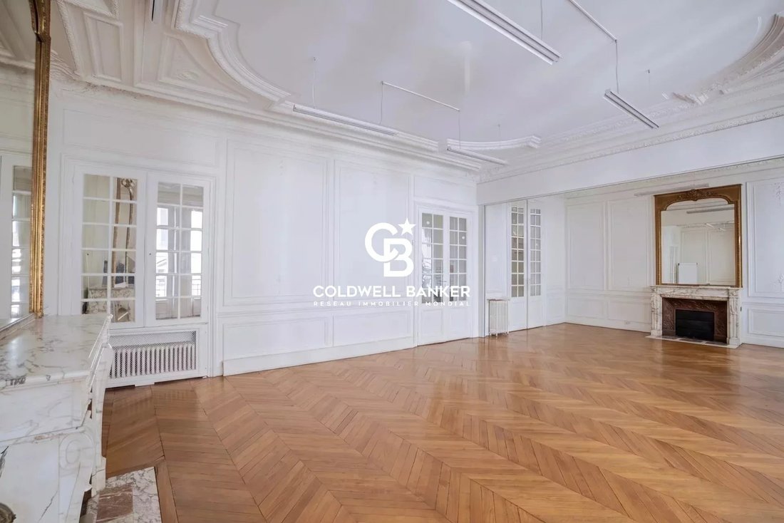 Apartment in Hoche-Friedland, Paris 8e Arrondissement, Paris 1 - 18010482