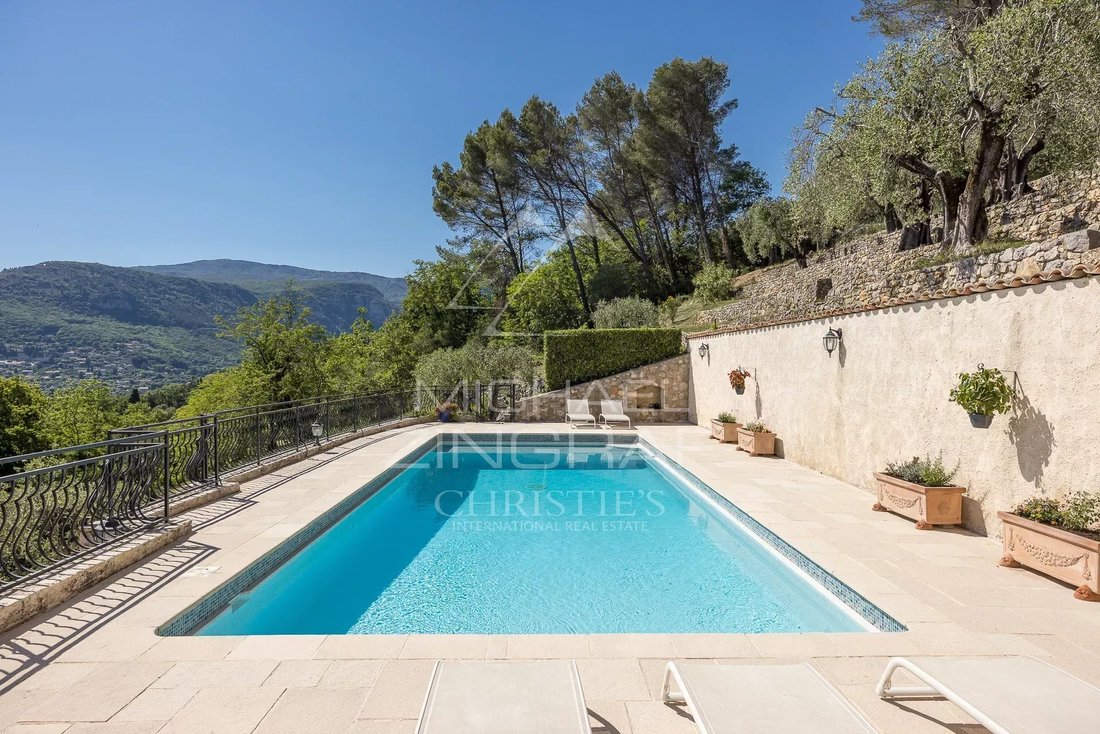 Villa in Tourrettes-sur-Loup, Provence-Alpes-Côte d'Azur, France 2 - 18006312