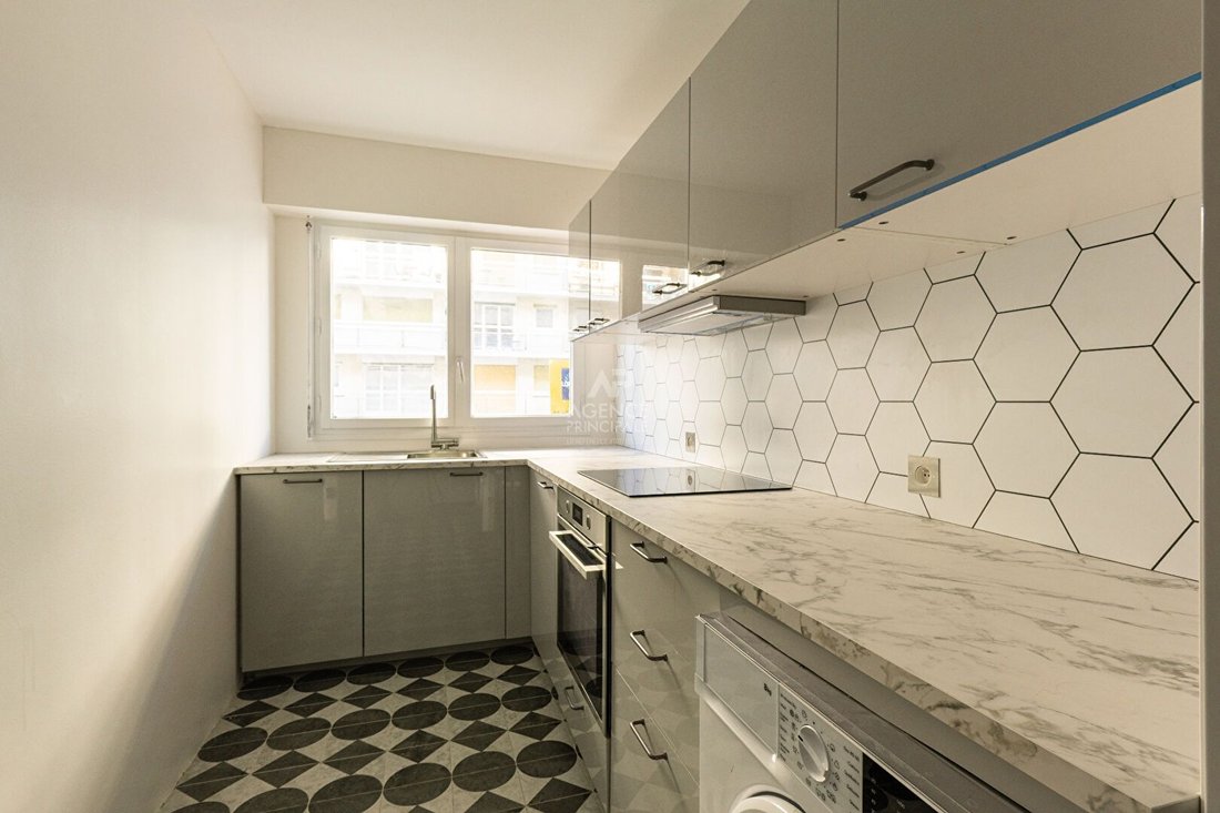 Apartment in Léon-Blum Folie-Regnault, Paris 11e Arrondissement, Paris 4 - 18008531