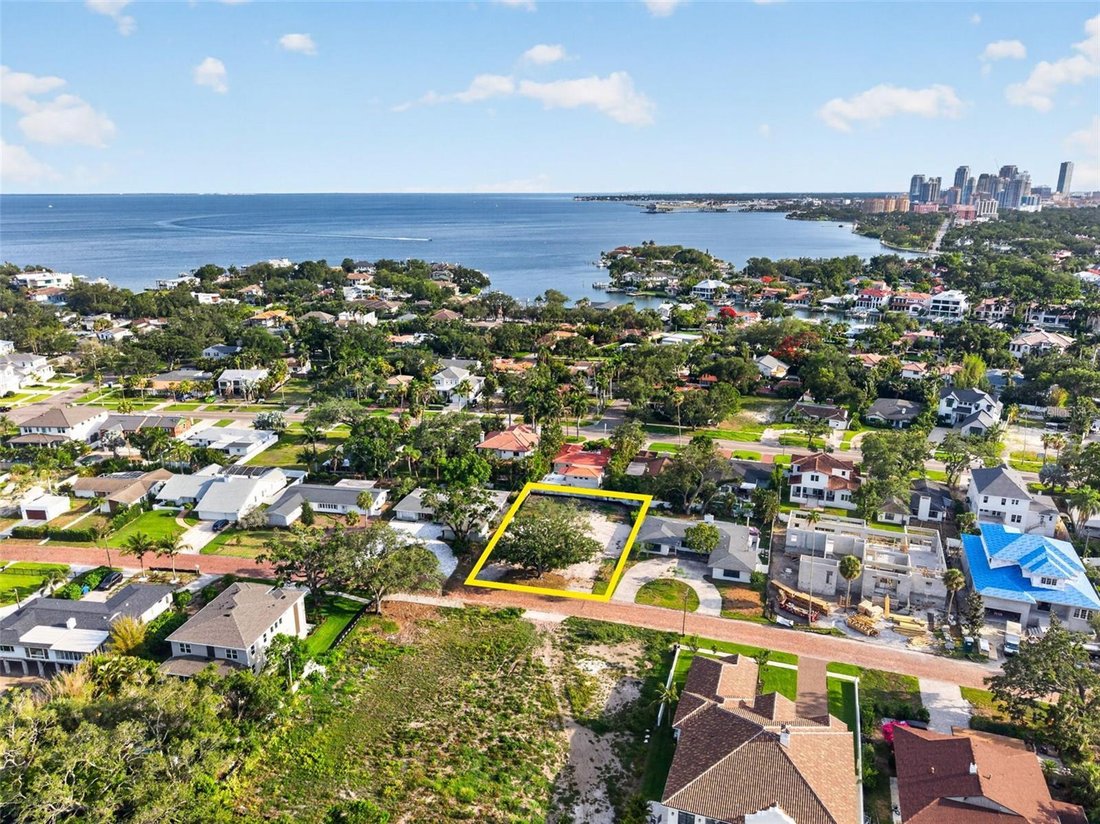 Land in St. Petersburg, Florida, United States 5 - 18007030