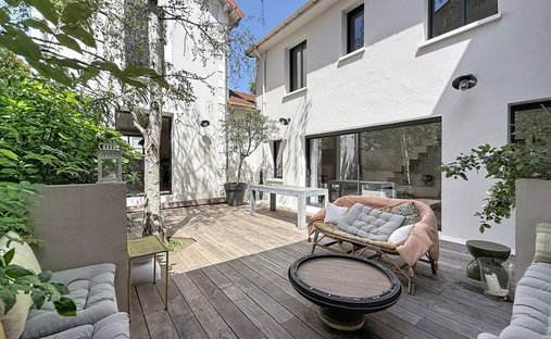 Maison à Centre-Voltaire, Asnières-sur-Seine, France 1