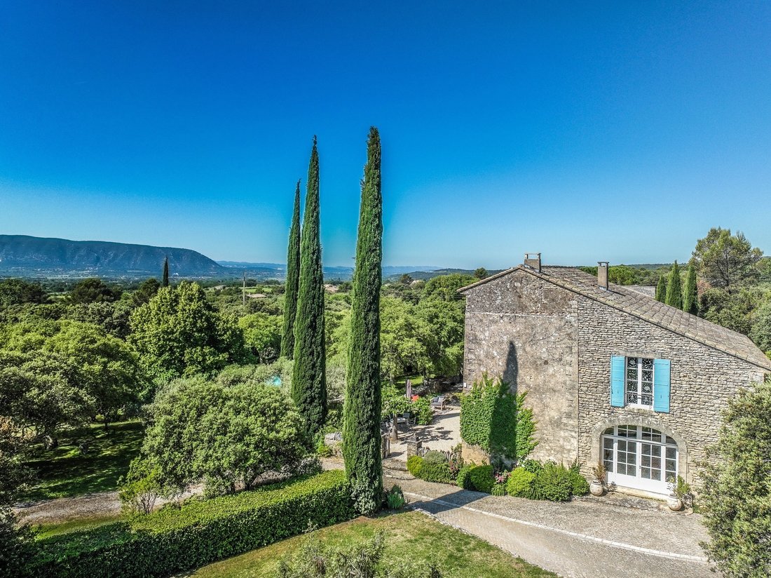 House in Gordes, Provence-Alpes-Côte d'Azur, France 2 - 17989054