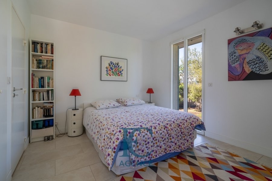 House in Six-Fours-les-Plages, Provence-Alpes-Côte d'Azur, France 5 - 18008903