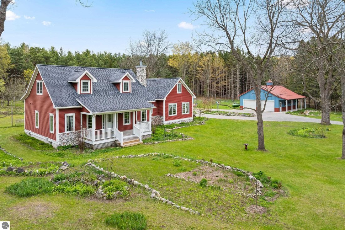 House in Central Lake, Michigan, United States 2 - 18006327