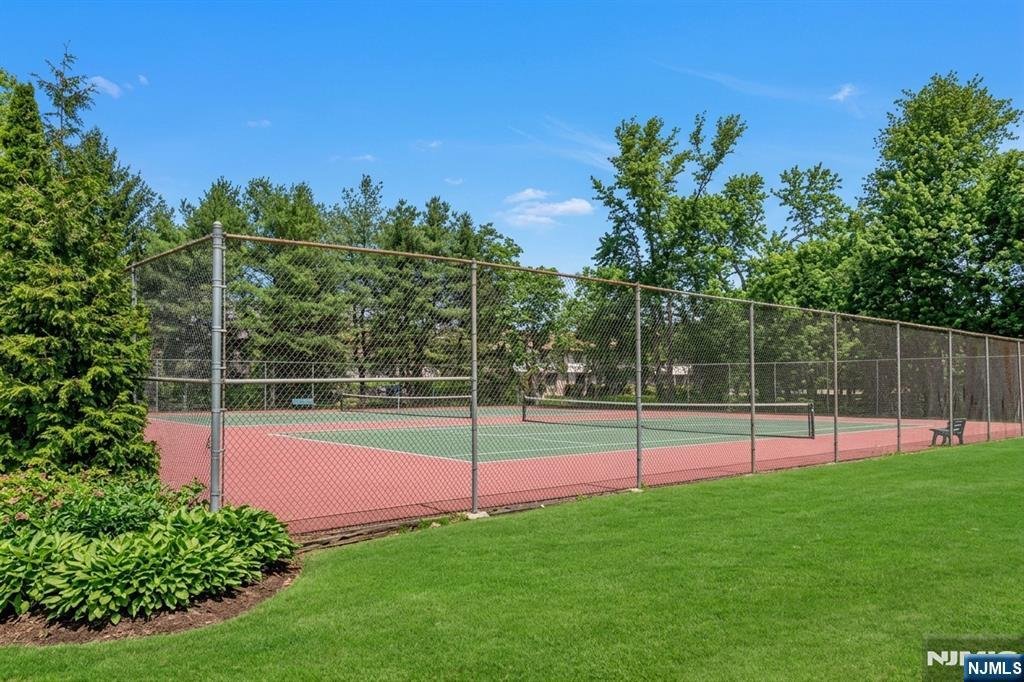Condo in Township of Washington, New Jersey, United States 5 - 18005755