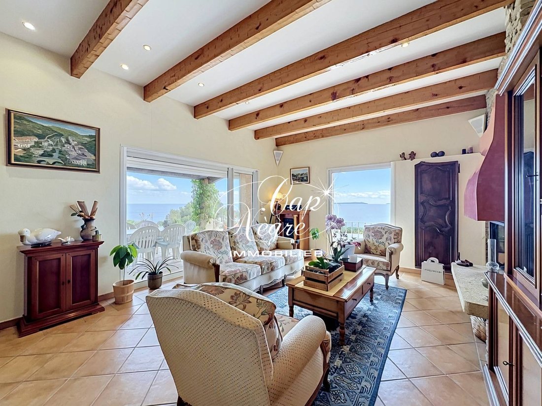 Estate in Rayol-Canadel-sur-Mer, Provence-Alpes-Côte d'Azur, France 5 - 18009123