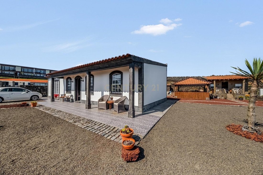 Villa in Sao Bartolomeu de Regatos, Azores, Portugal 2 - 18009729