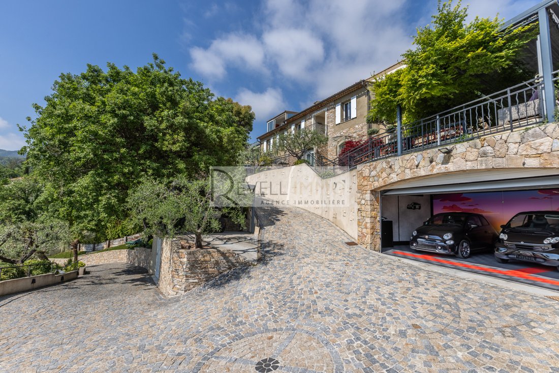 Estate in Carros, Provence-Alpes-Côte d'Azur, France 4 - 18005884