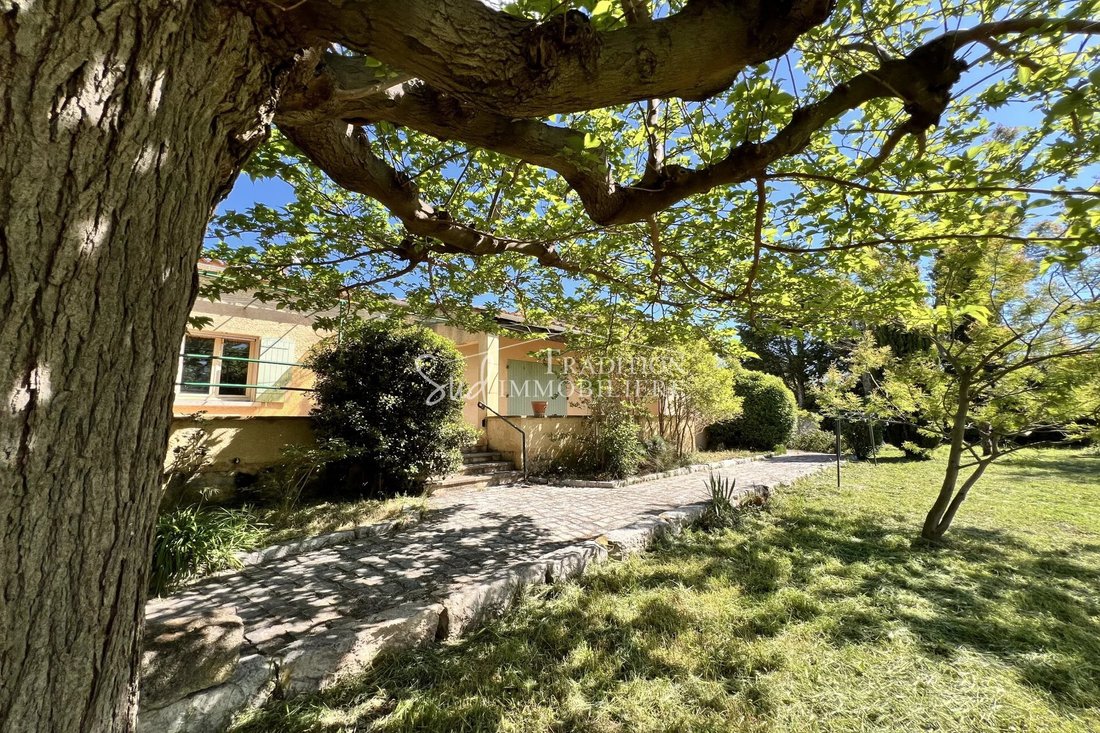 Villa in Maussane-les-Alpilles, Provence-Alpes-Côte d'Azur, France 2 - 17842094
