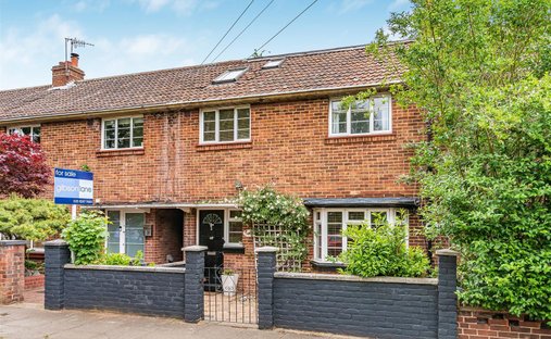 House in Richmond Upon Thames, England 1