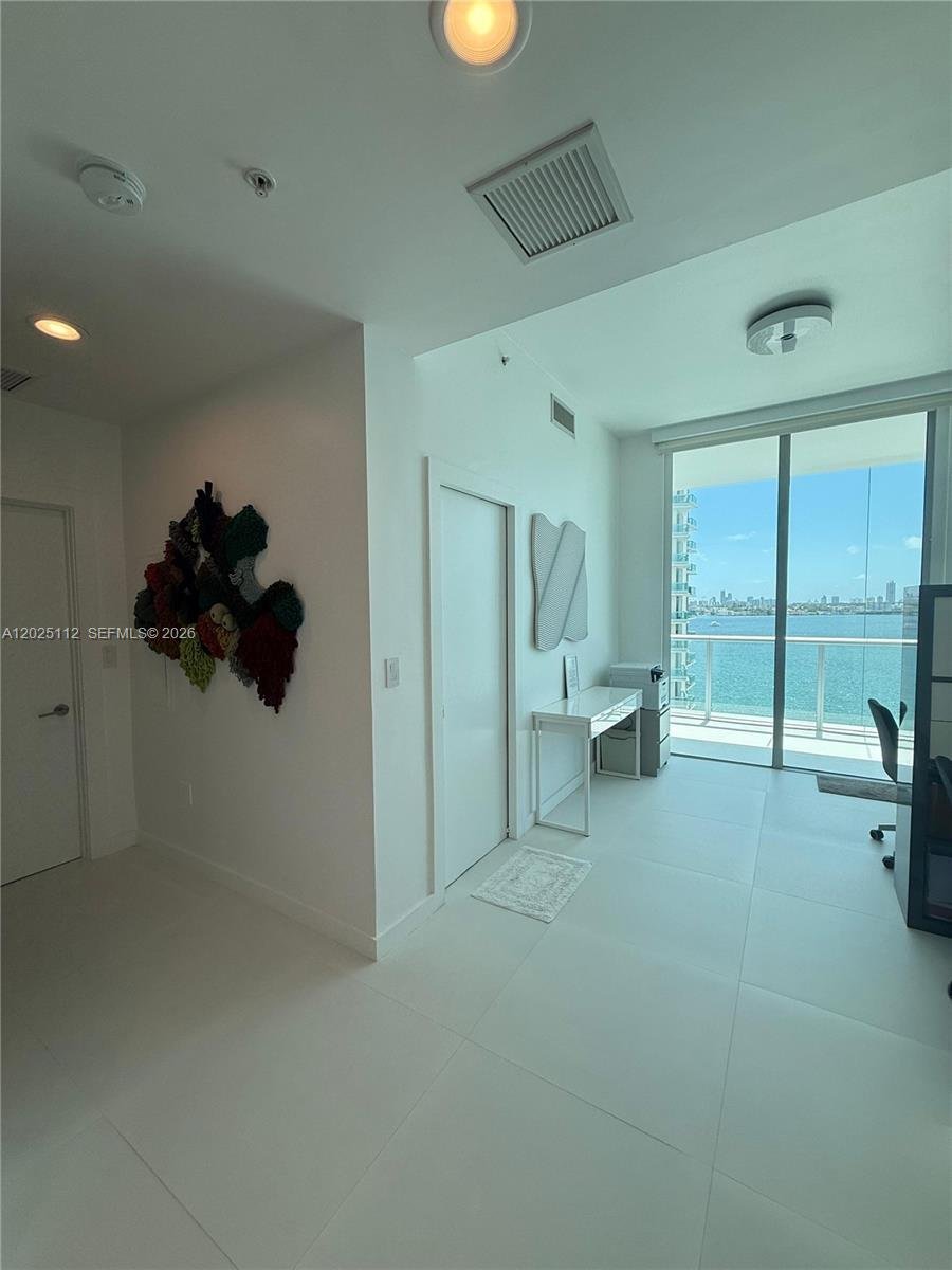 Condo in Miami Beach, Florida, United States 5 - 18008034