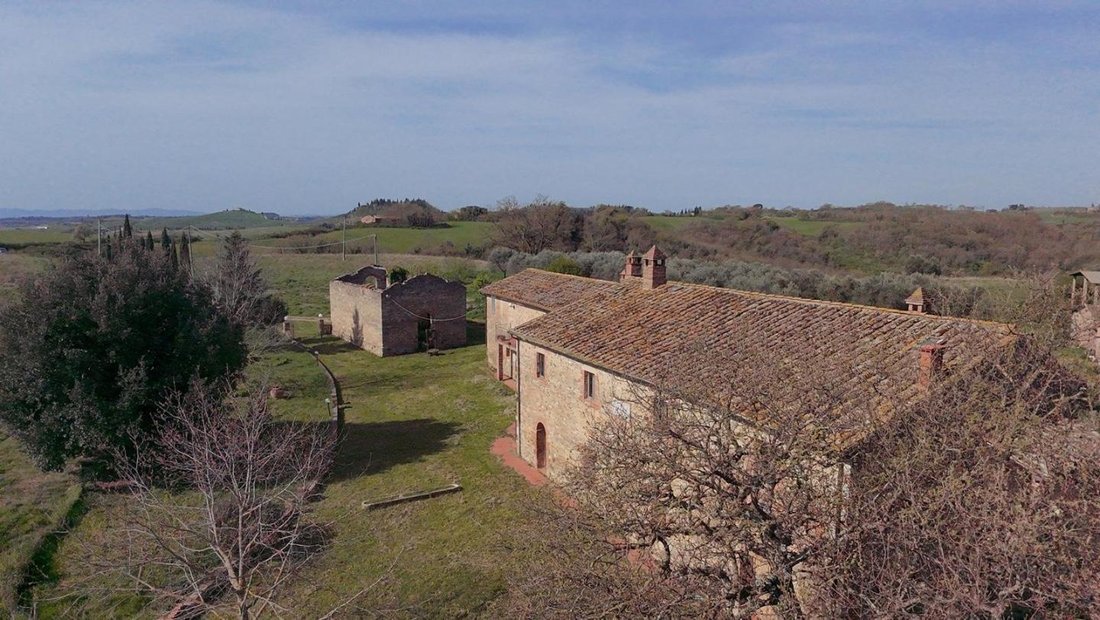 Country House in Asciano, Tuscany, Italy 2 - 18010359
