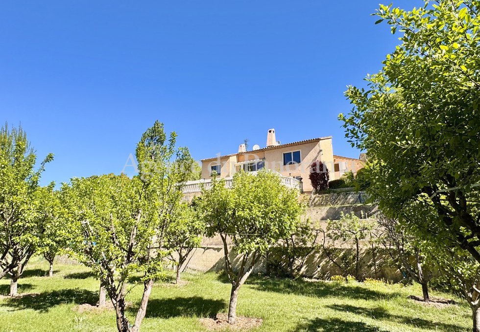 Villa in La Martre, Provence-Alpes-Côte d'Azur, France 1 - 18005819