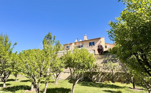 Villa in La Martre, Provence-Alpes-Côte d'Azur, France 1