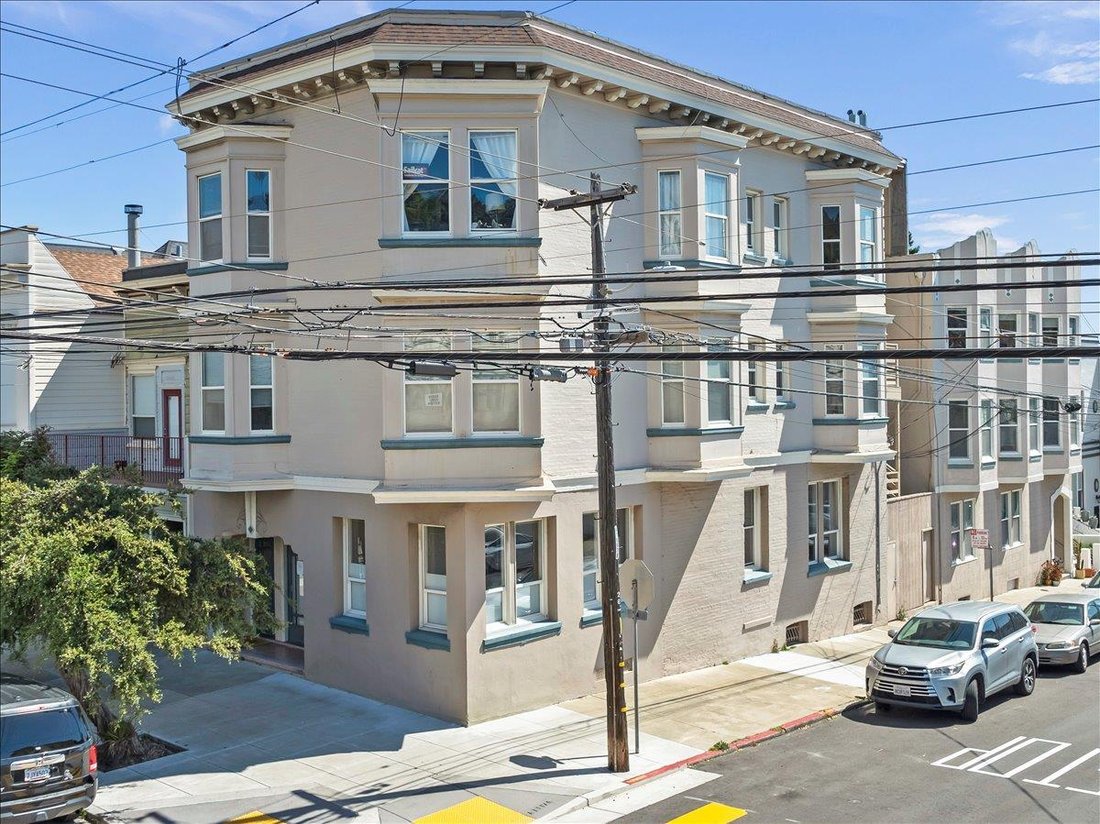 San Francisco, California, United States 4 - 18008246