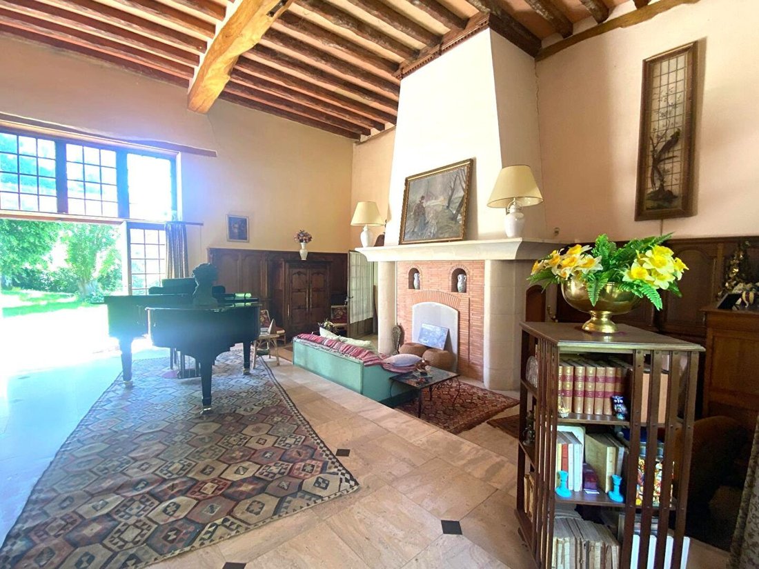 Estate in Maintenon, Centre-Val de Loire, France 5 - 18009487