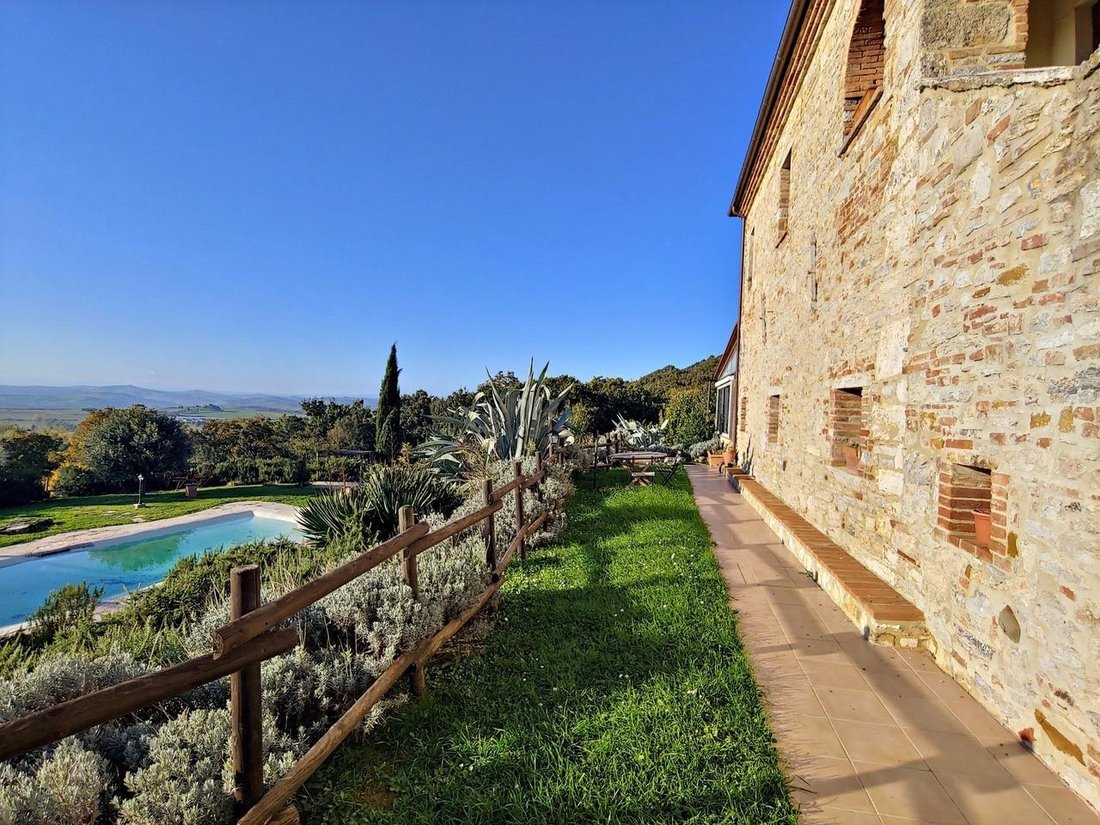 Country House in Rapolano Terme, Tuscany, Italy 3 - 18010394