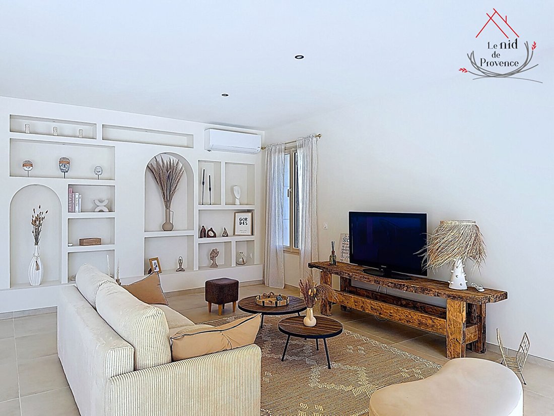 Villa in Gordes, Provence-Alpes-Côte d'Azur, France 4 - 18011378