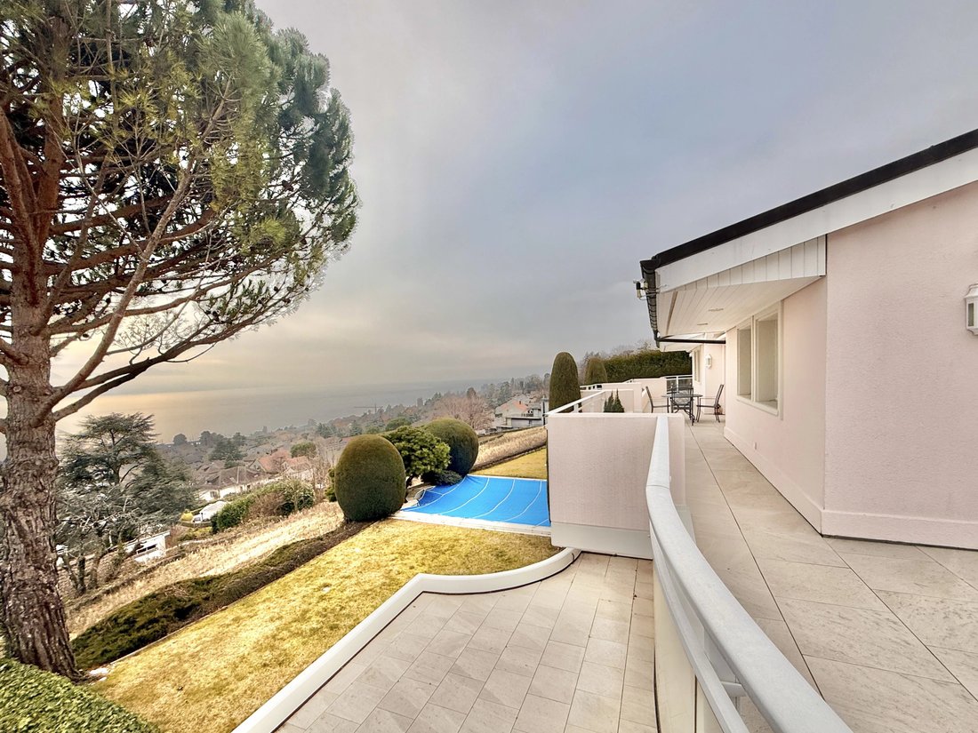 Prestigious Architect's Property With Panoramic View