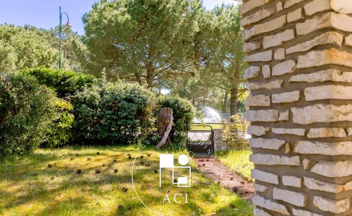 House in Aiguillon, Arcachon, France 1