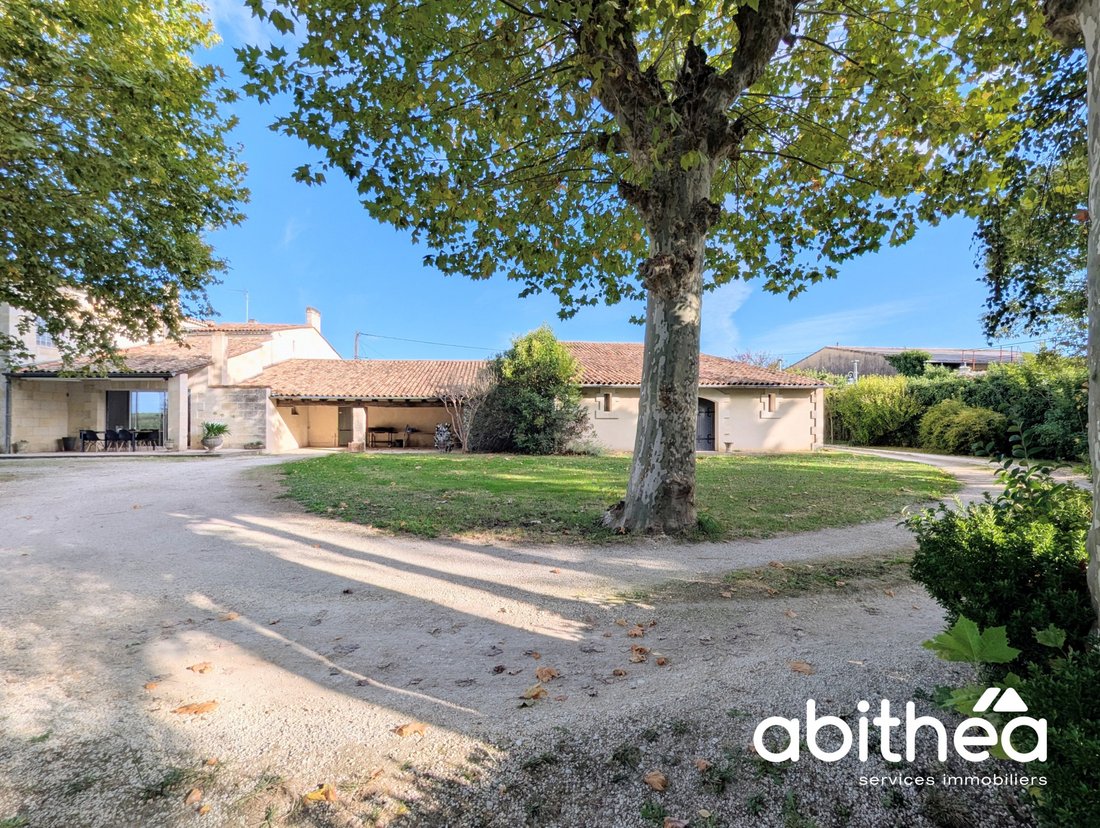 House in Saint-Michel-de-Fronsac, Nouvelle-Aquitaine, France 2 - 18009171