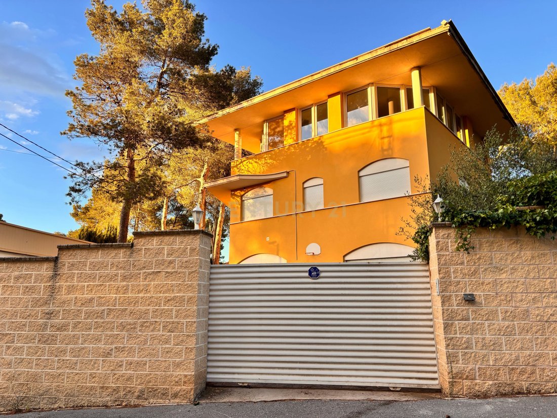 Villa in Banyeres de Mariola, Valencian Community, Spain 1 - 18009706