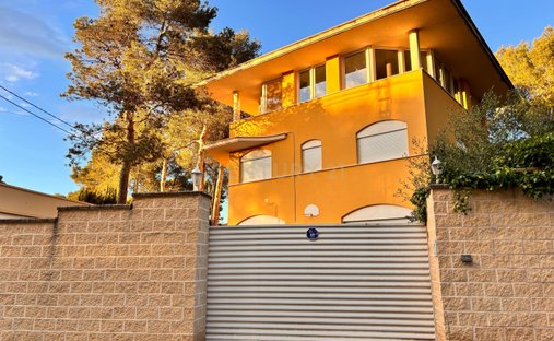 Villa in Banyeres de Mariola, Valencian Community, Spain 1