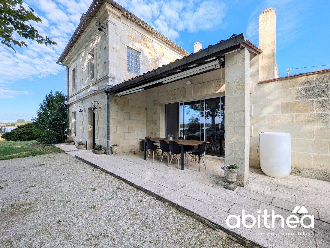 House in Saint-Michel-de-Fronsac, Nouvelle-Aquitaine, France 1 - 18009171