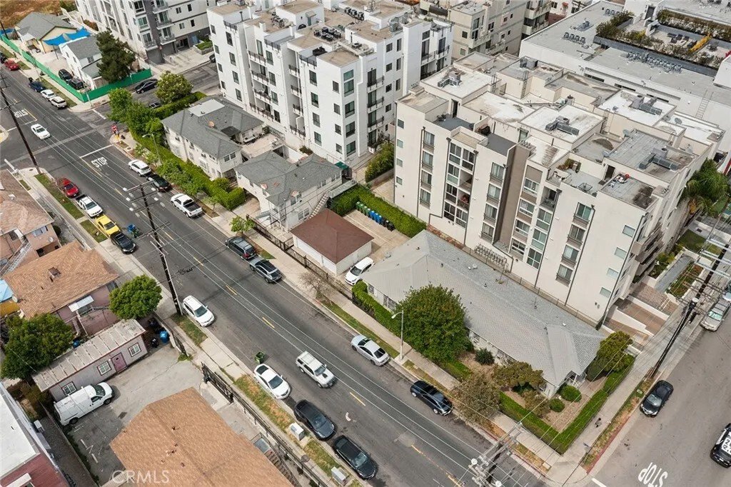 Los Angeles, California, United States 3 - 17665753