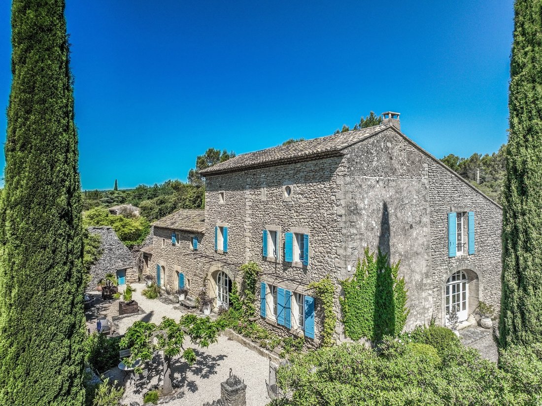 House in Gordes, Provence-Alpes-Côte d'Azur, France 5 - 17989054
