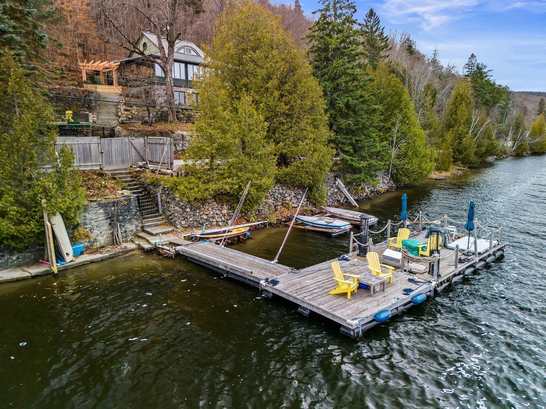House in Chelsea, Quebec, Canada 2 - 18012086