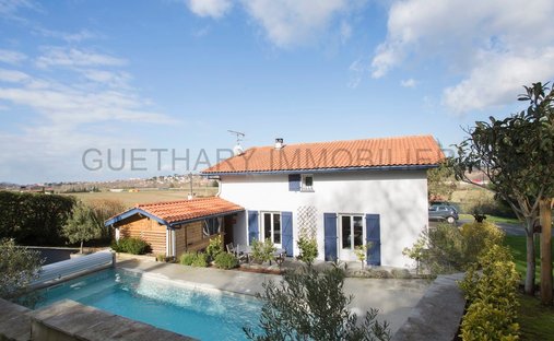 House in Guéthary, Nouvelle-Aquitaine, France 1