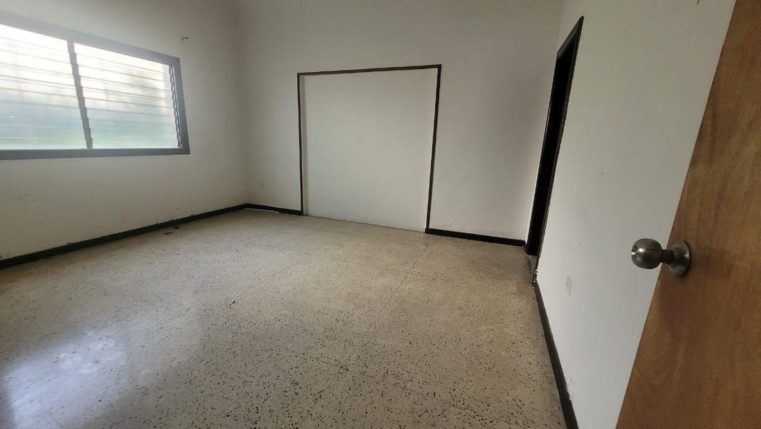 House in Caracas, Capital District, Venezuela 2 - 18006711