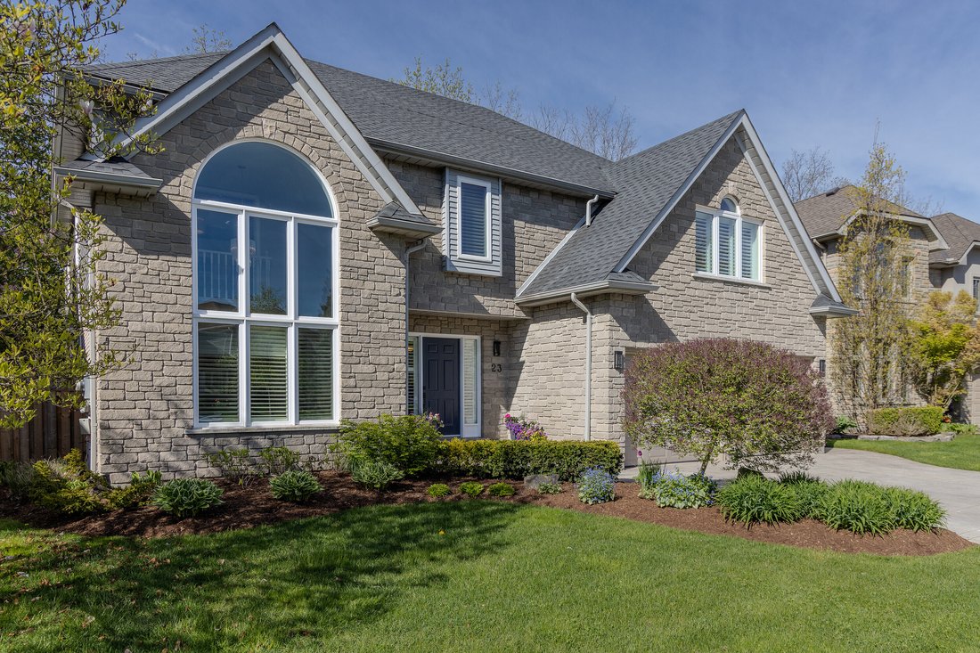 House in St. Catharines, Ontario, Canada 3 - 18010414
