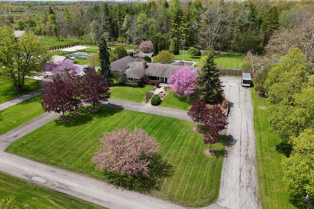 House in Niagara Falls, Ontario, Canada 3 - 18006144