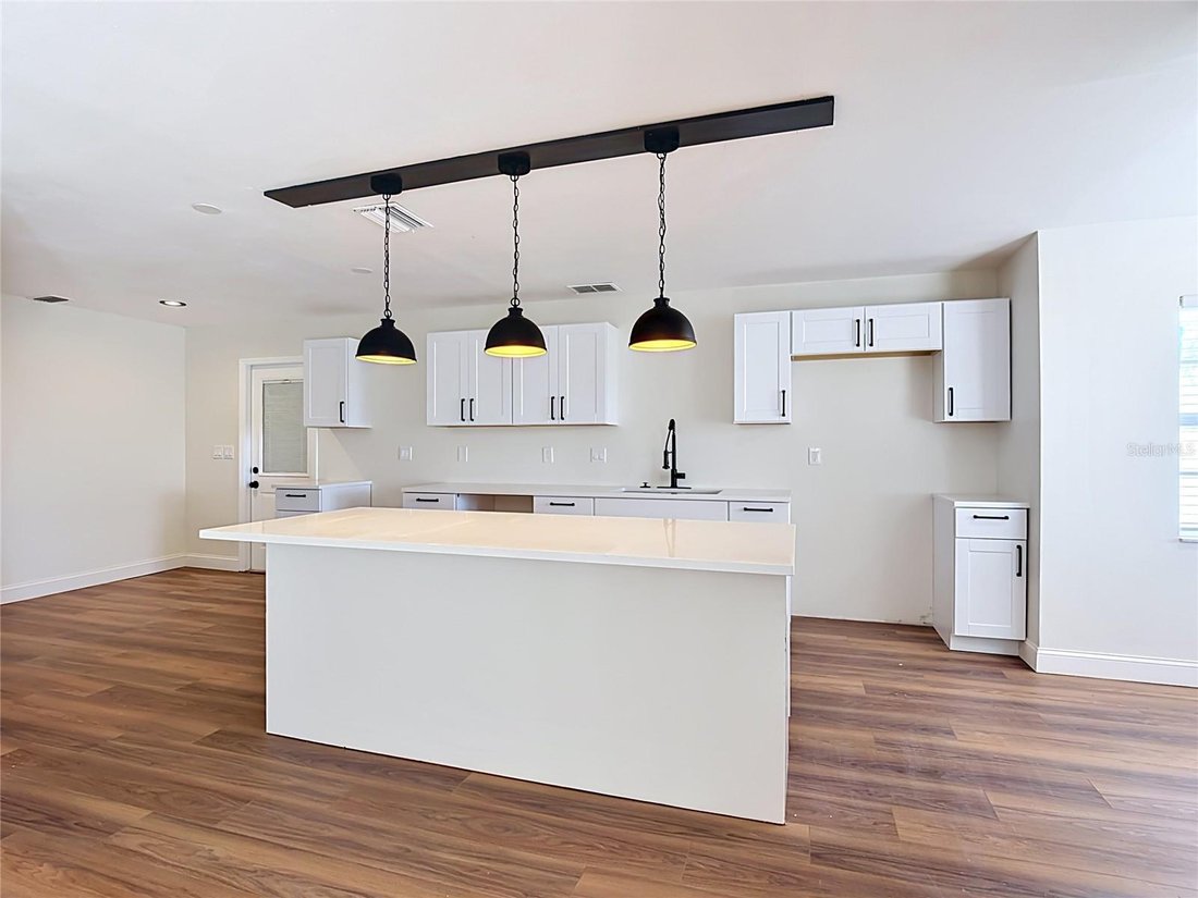 House in Dundee, Florida, United States 2 - 18008119